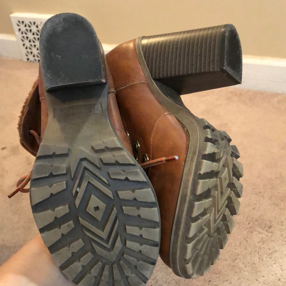 Boots - Picture 2 of 4
